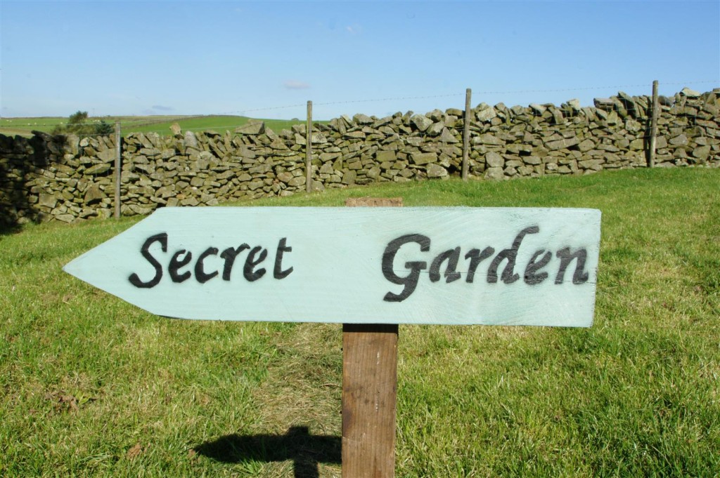 The way to the 'Secret Garden'
